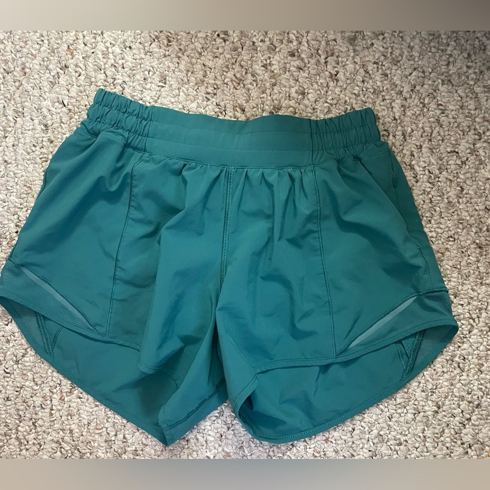 Lululemon Hotty hot shorts 4 inch green/blue color